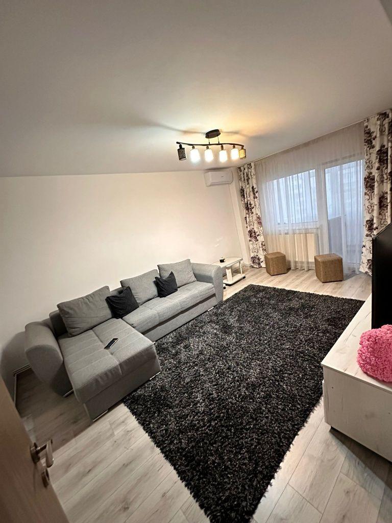 Vand apartament 2 camere transformat in 3 camere