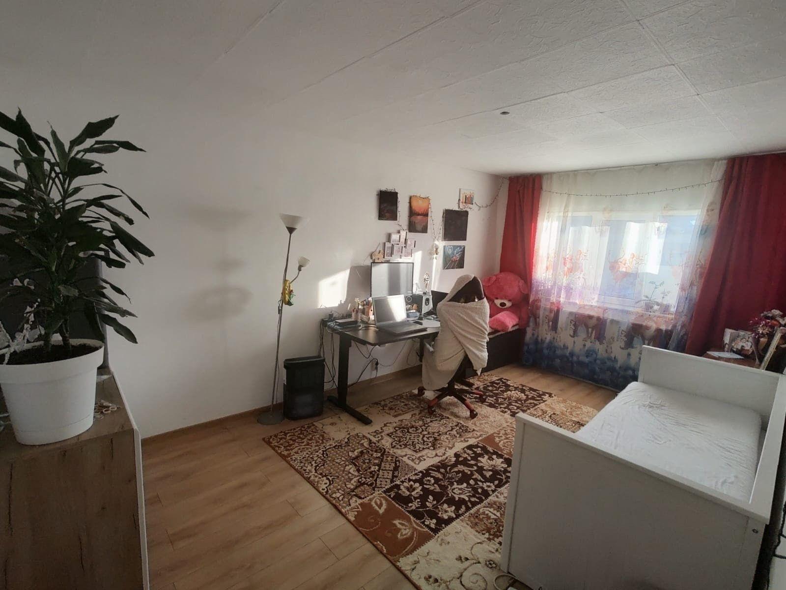 Apartament 3 camere 52 mp,cartier Vasile Alecsandri, renovat, mobilat, acoperiș refăcut - imagine 1