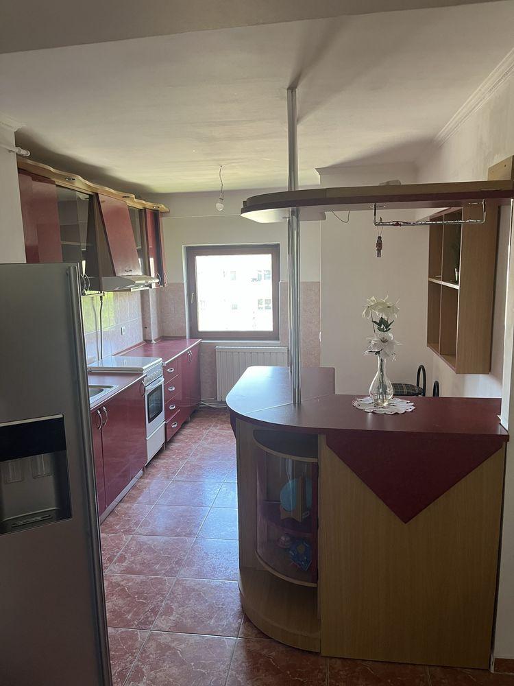 Vand apartament 3 camere + GARAJ - imagine 1