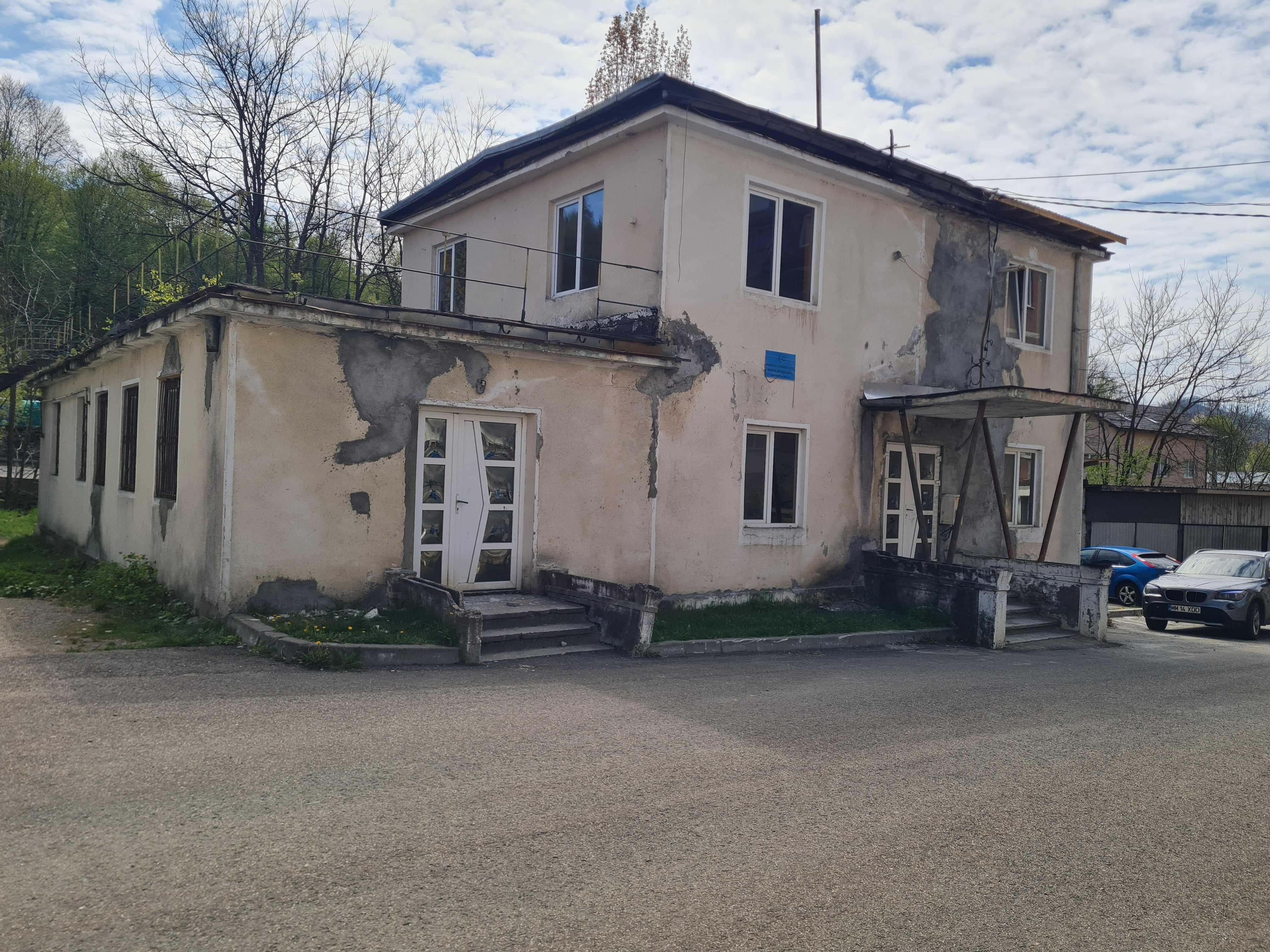 Cladire in zona  ultracentrala , ideala pt investitie - imagine 1