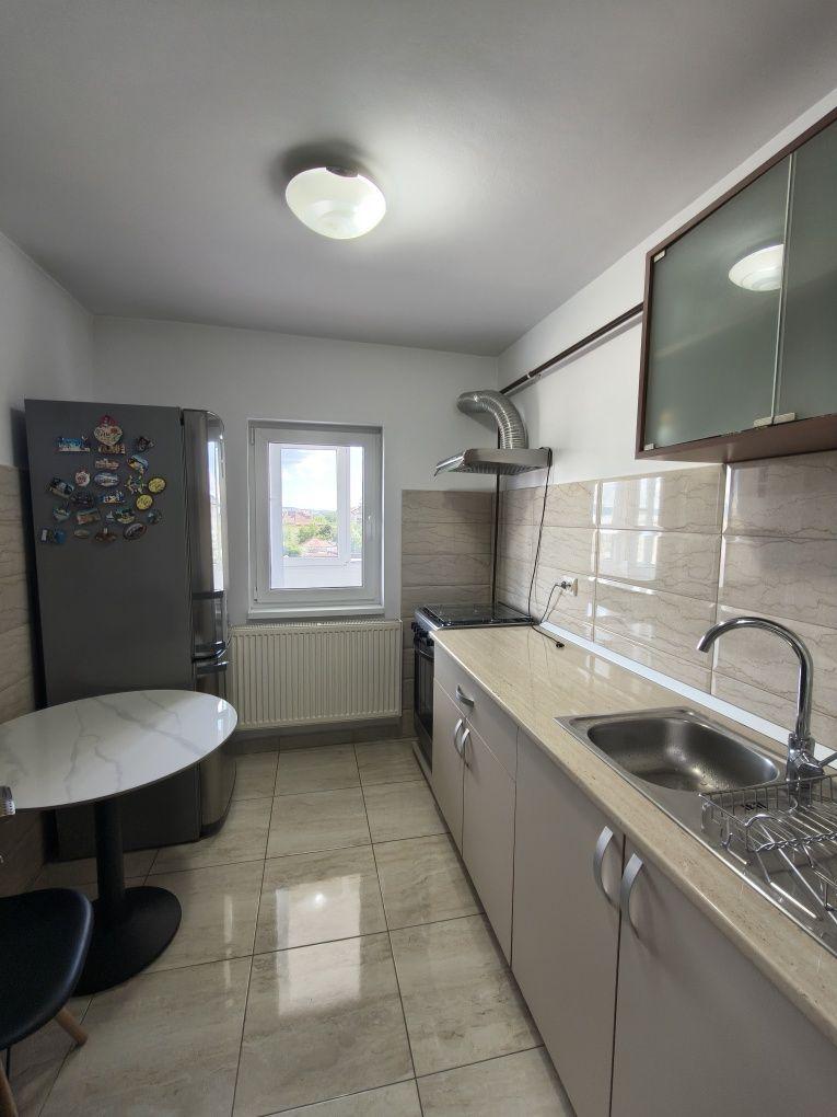 Apartament de închiriat 3 camere, zona Nord - imagine 1