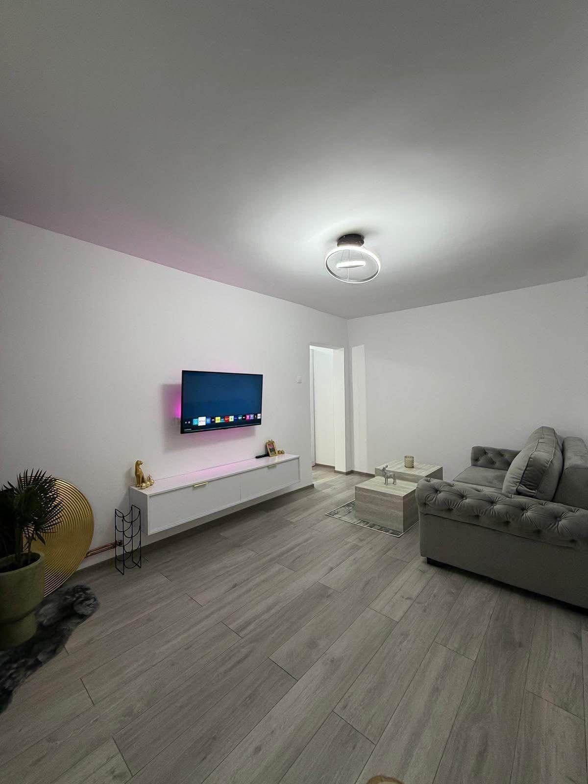 Apartament de vânzare - imagine 1
