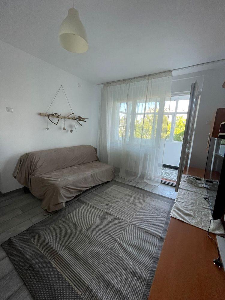 Inchiriez apartament 2 camere Podu Ros