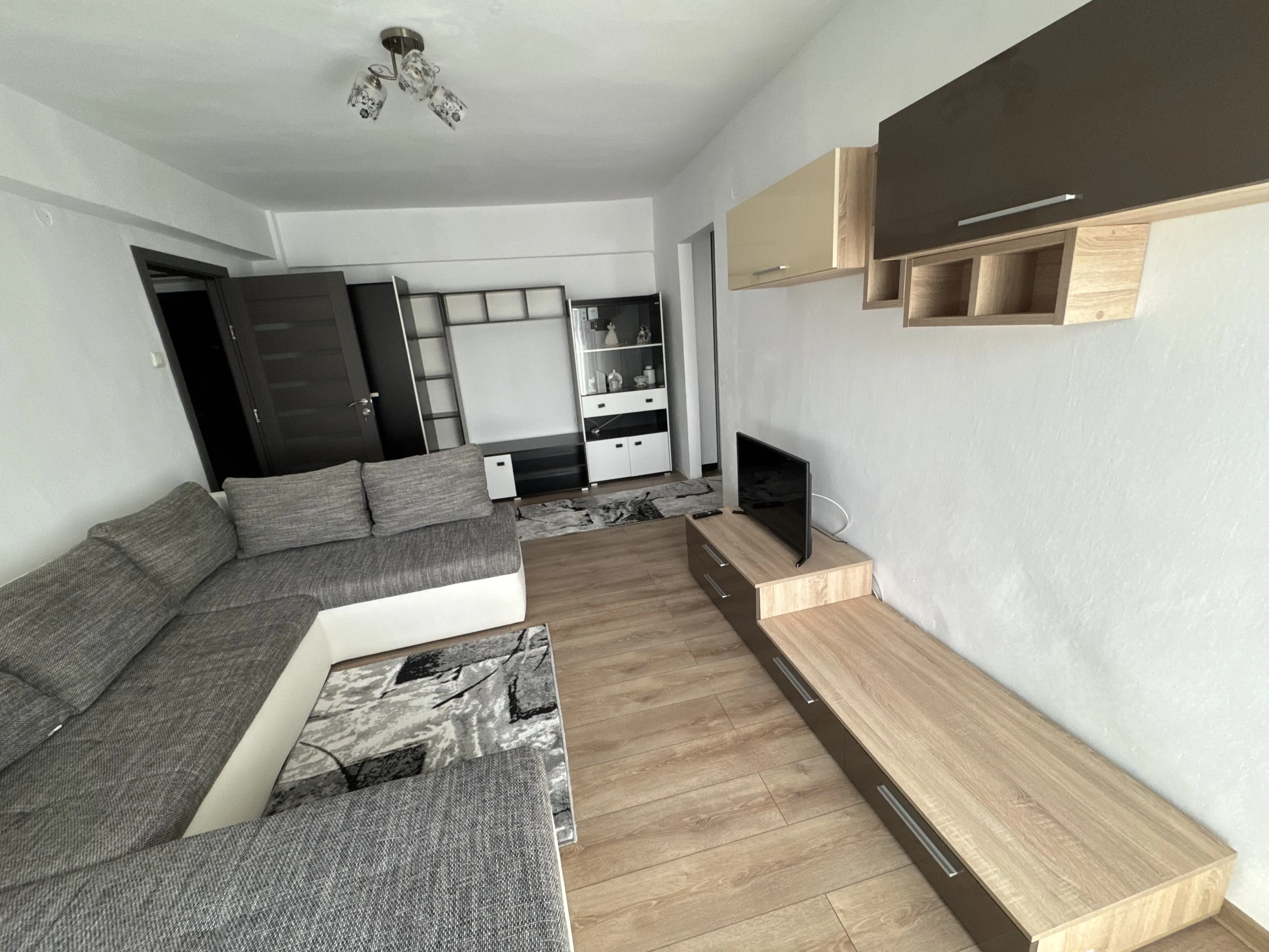 Inchiriez apartament in centrul Timisoarei - imagine 1