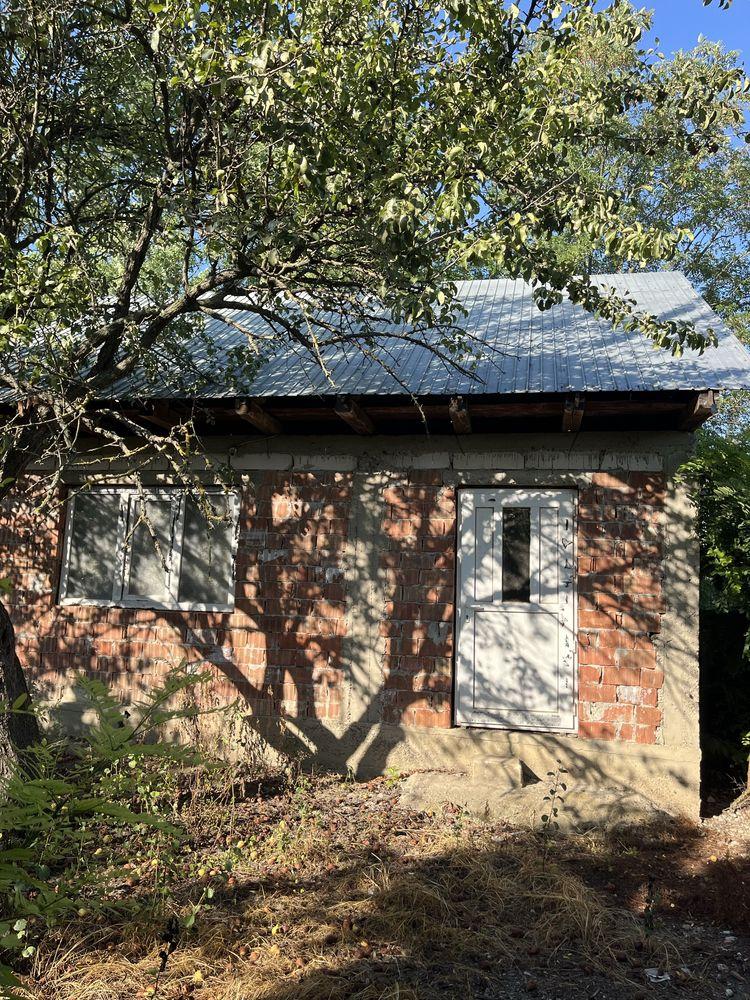Casa la rosu bosia + teren