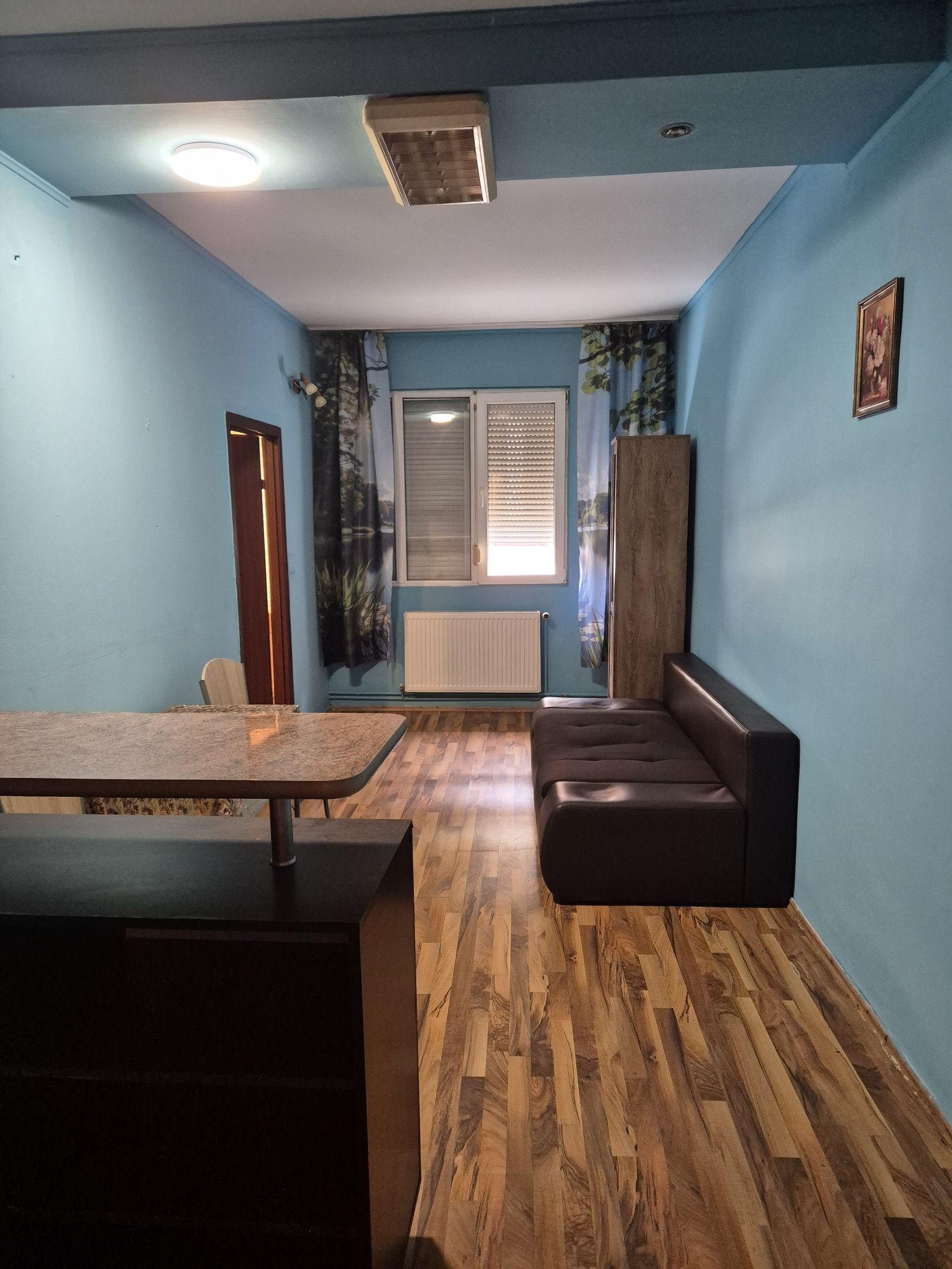 Vând ap.2 camere zona UTA