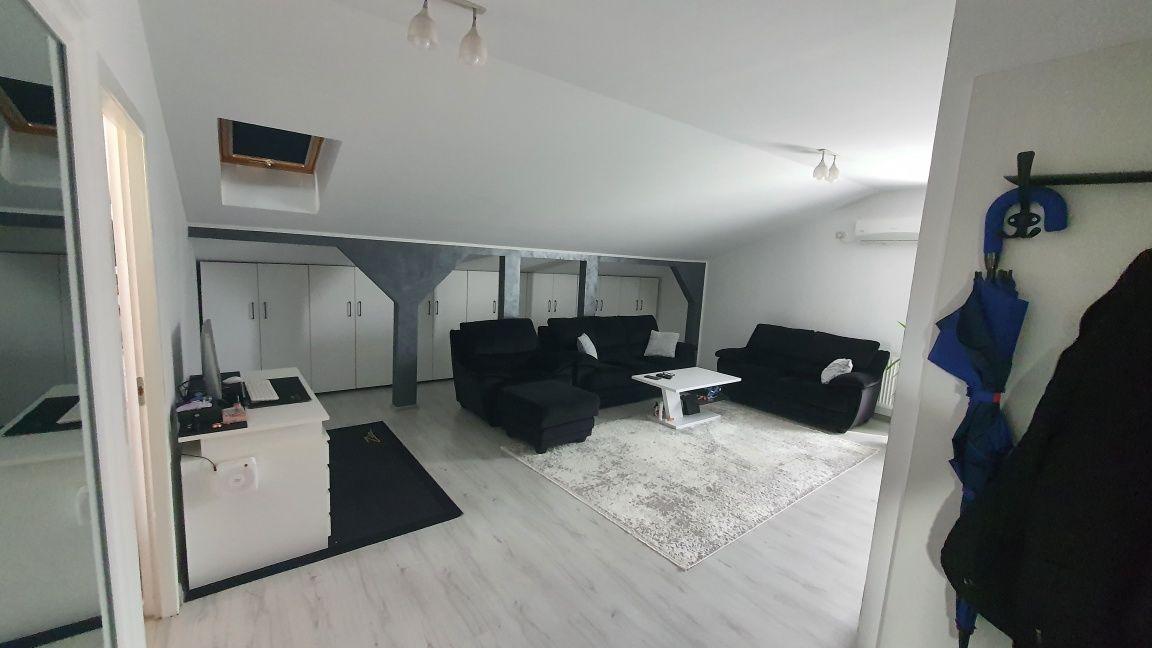 Două apartamente la preț de unul – fost penthouse compartimentat inteligent