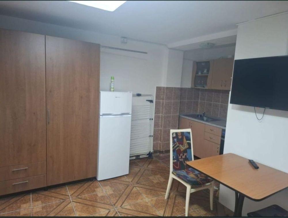 Închiriez garsoniera Zona Vlaicu
