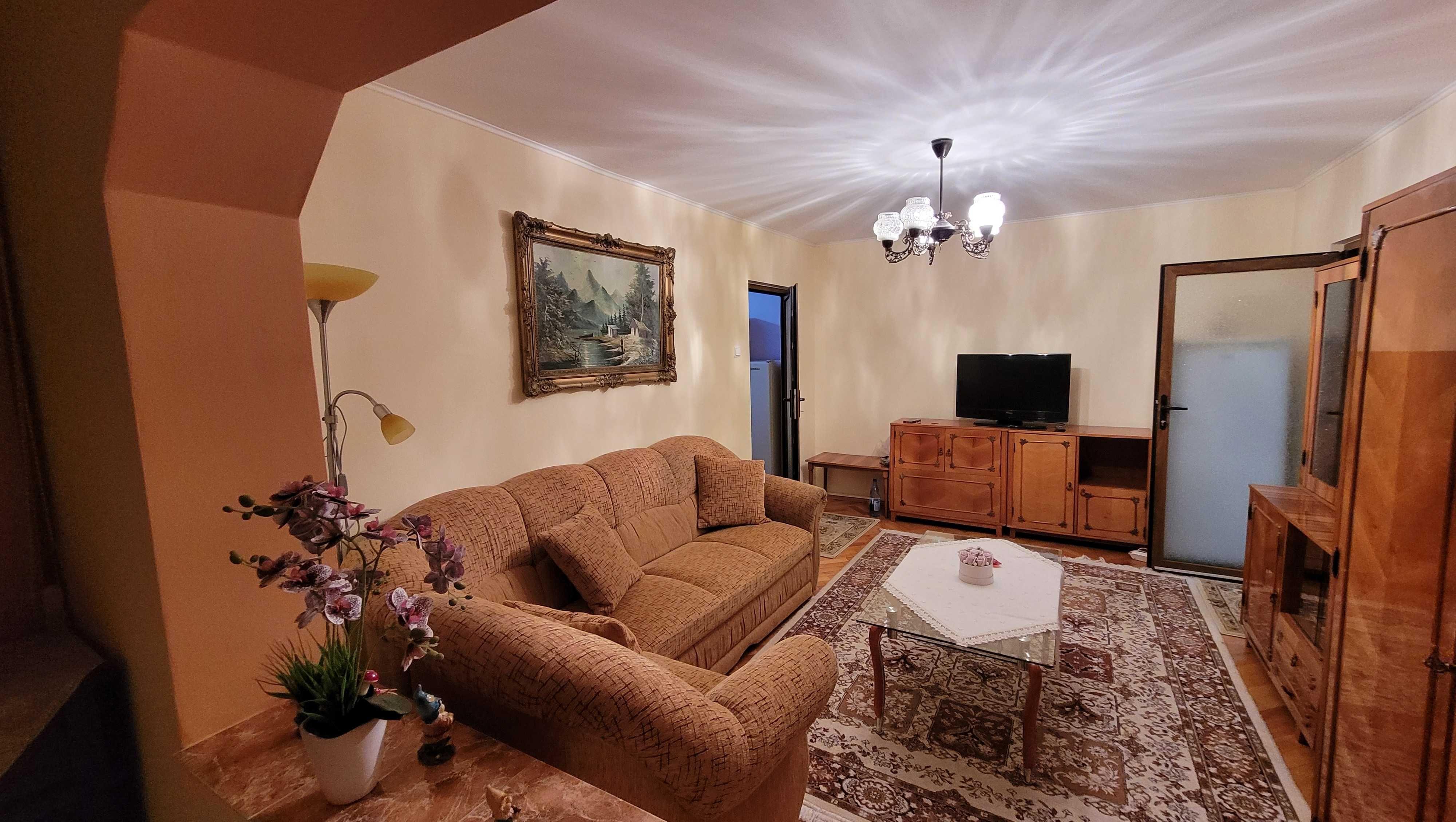 Inchiriez apartament 2 camere + parcare, zona Orizont, Micalaca