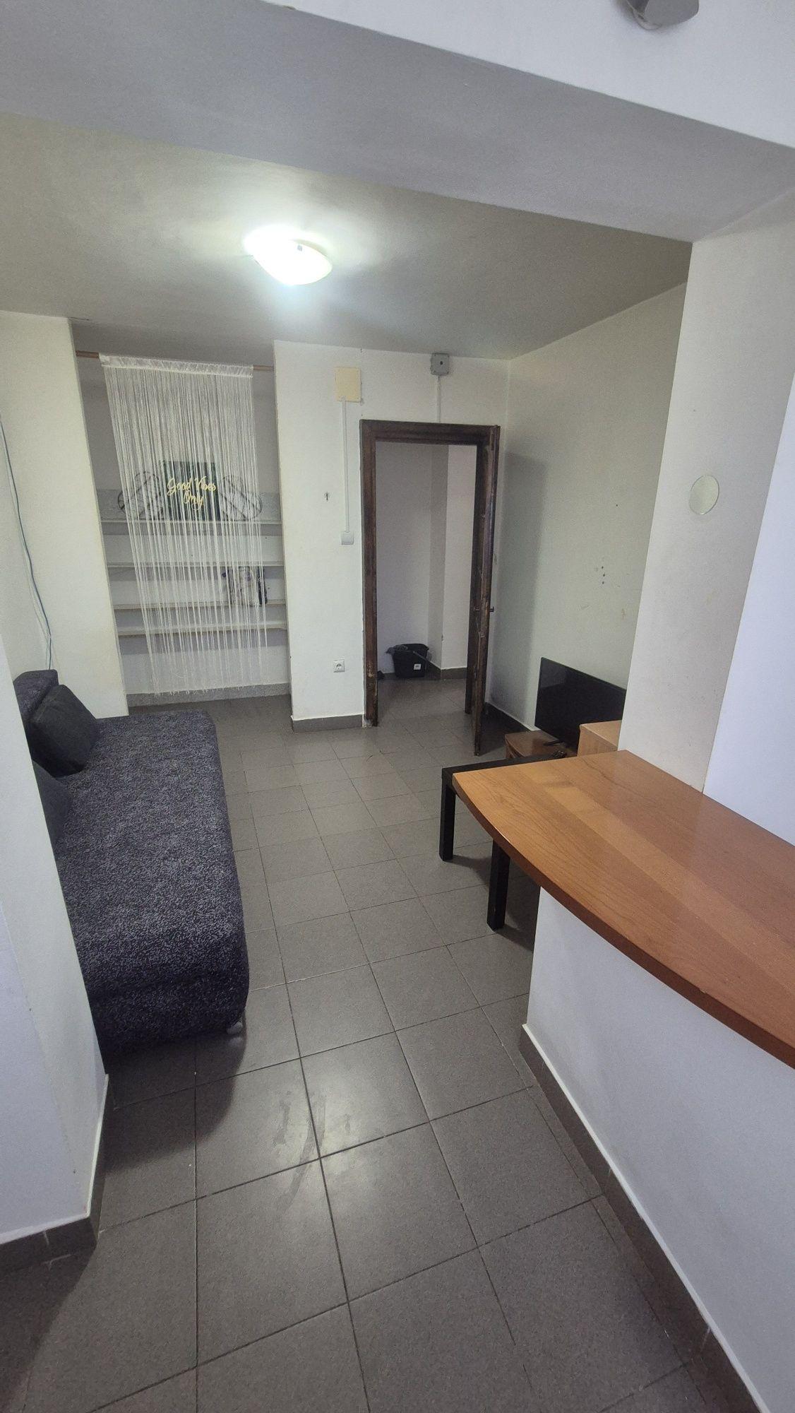 Inchiriere apartament Confecții parter 2 camere, baie, bucatarie, dressing, terasă închisă