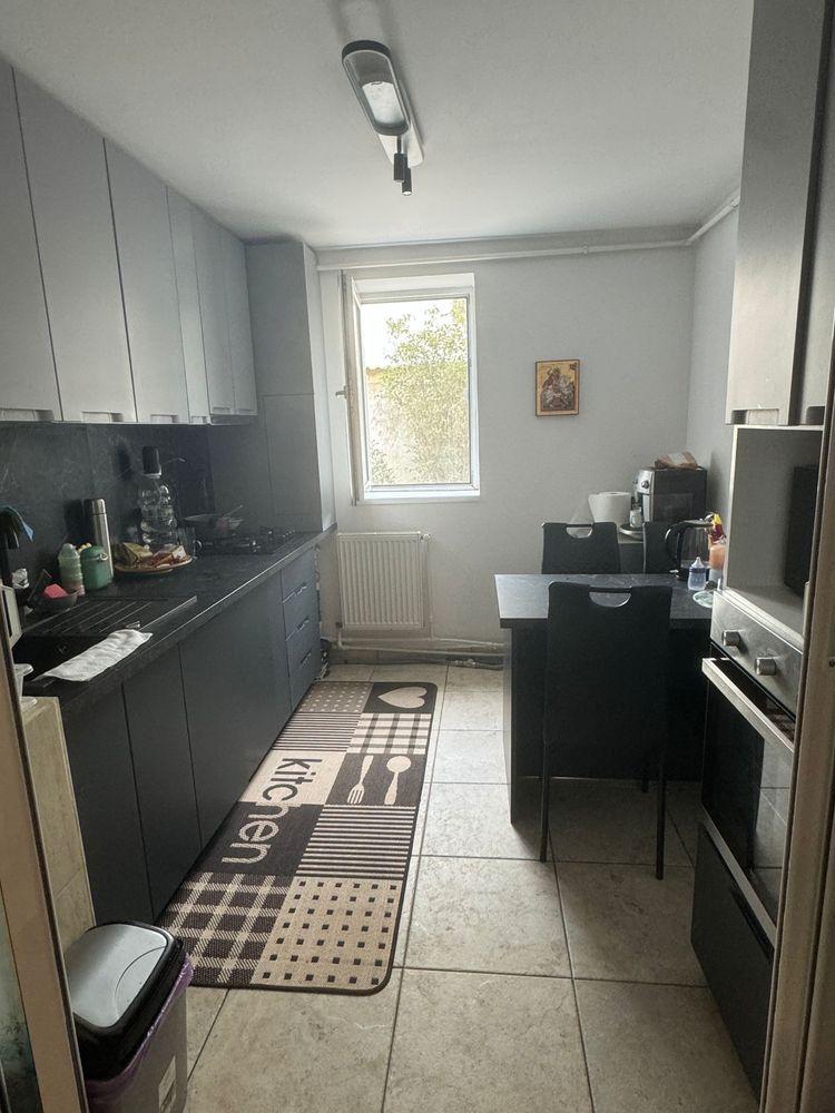 Apartament 4 camere - imagine 1