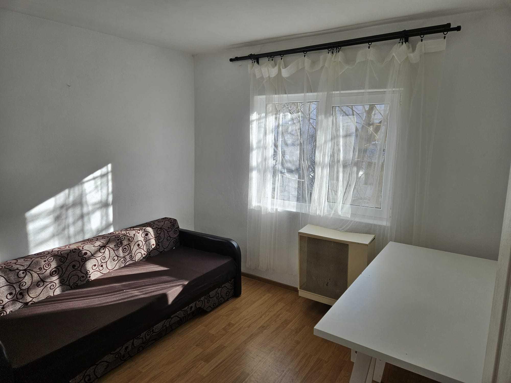 Inchiriez apartament