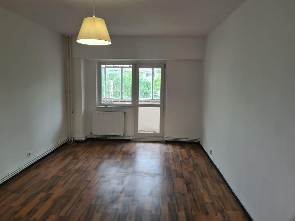 PROPRIETAR – Vând Apartament Spațios 3 Camere (82,74 mp) – Str. Mărășești, Bacău - imagine 1