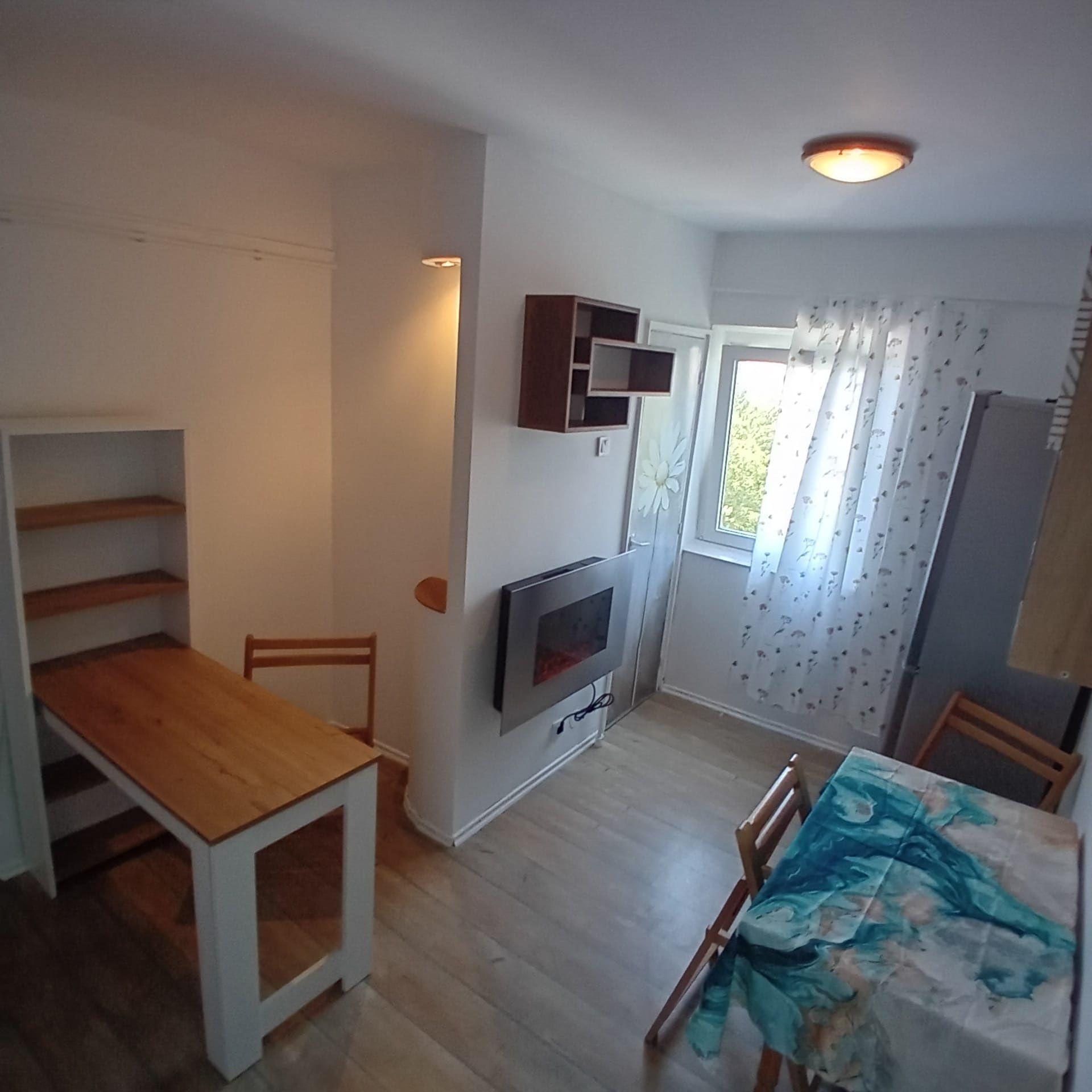 Inchiriez garsonieră Martir Horea