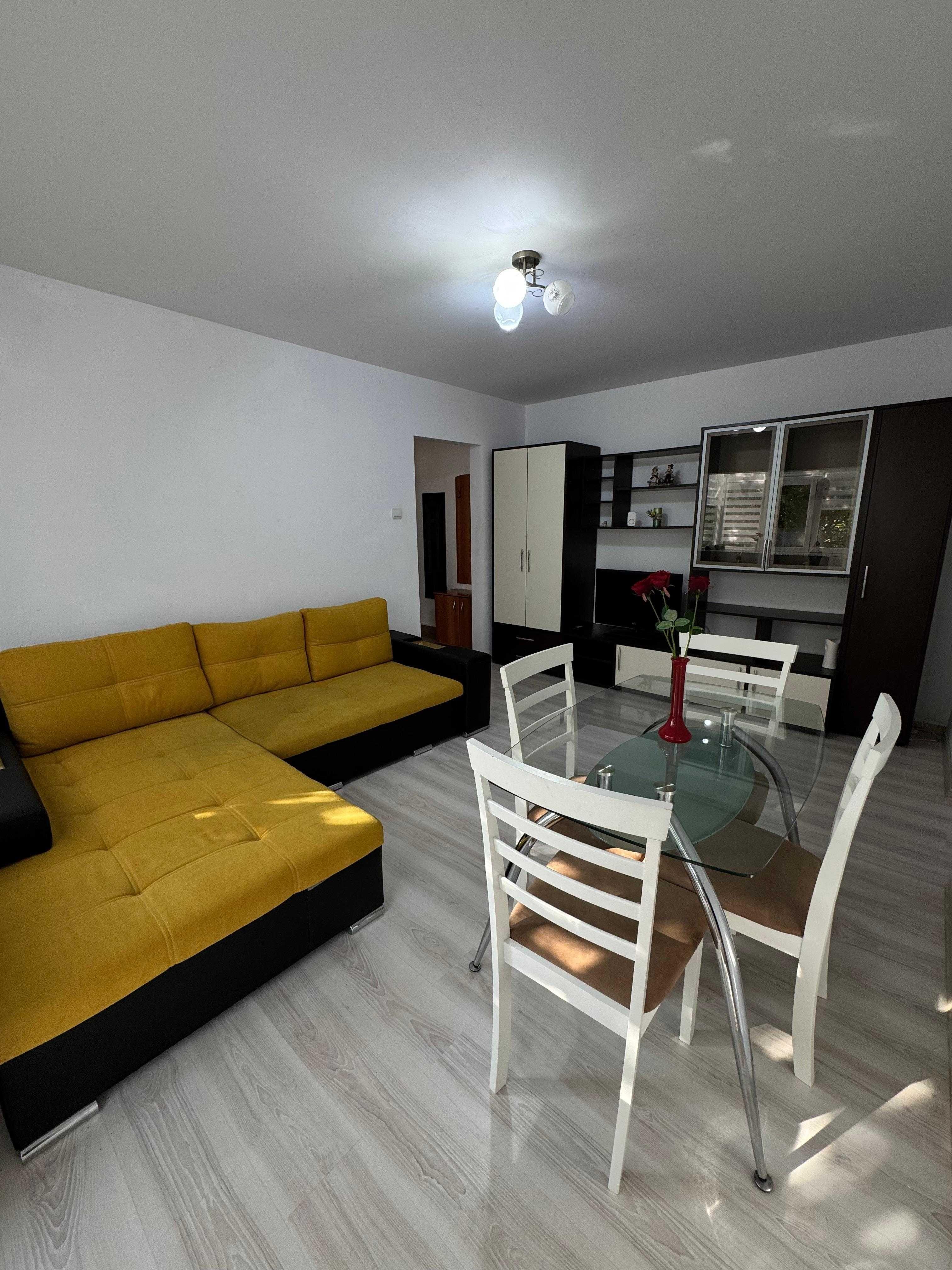Proprietar închiriez apartament etaj 2 - zona Orizont