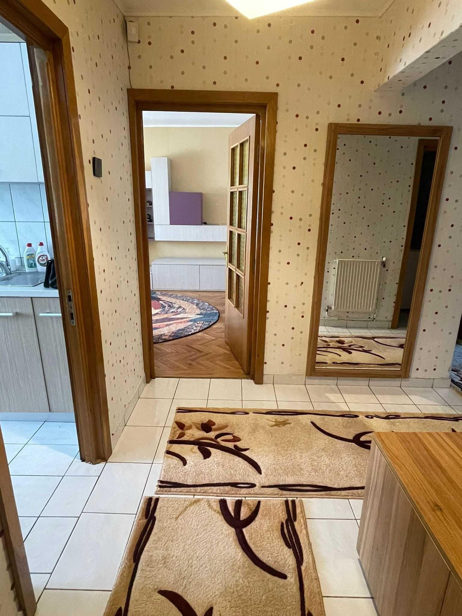 Inchiriere apartament cu 3 camere, zona Bistrita Lac - imagine 1