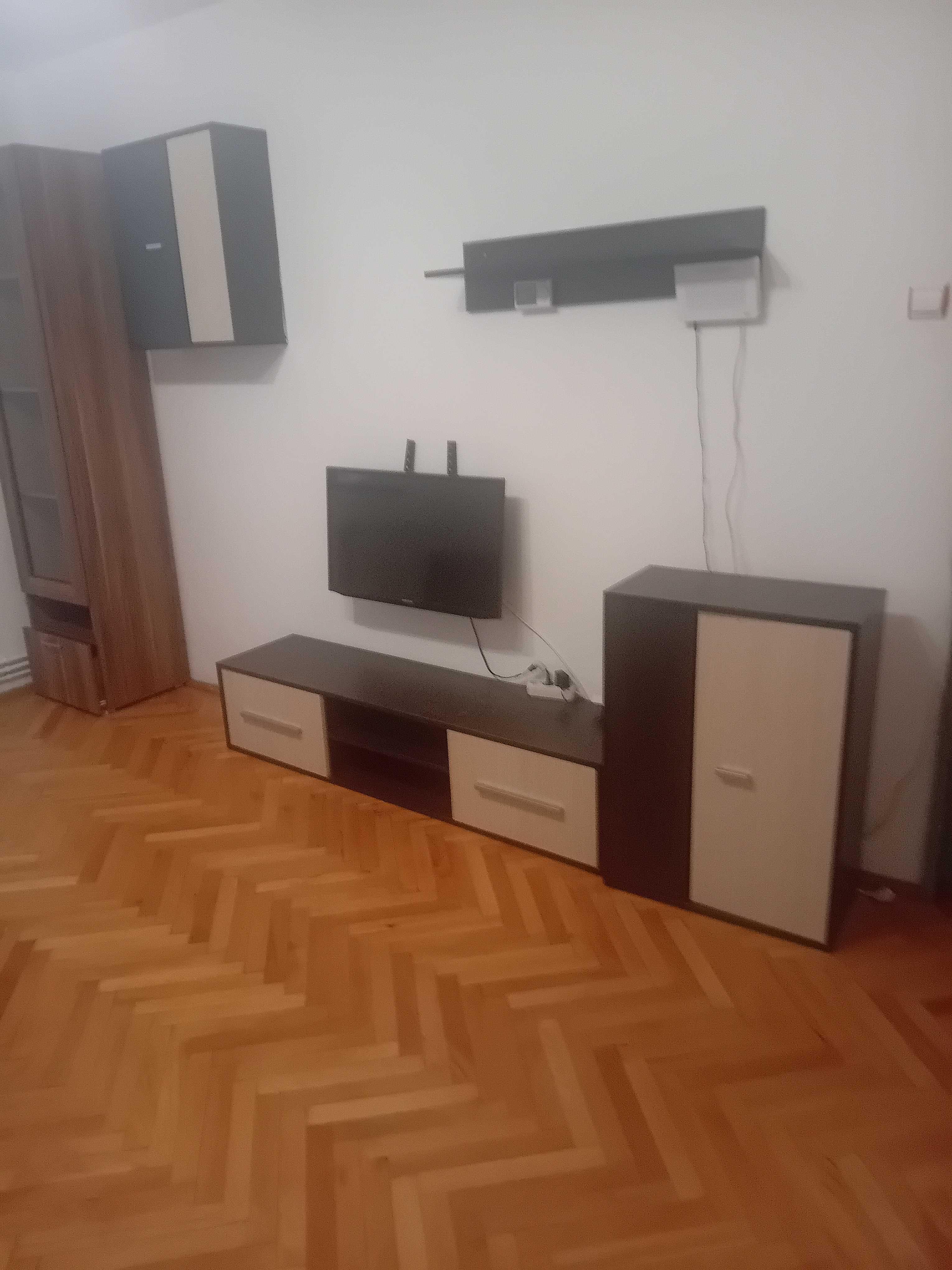 Apartament de închiriat