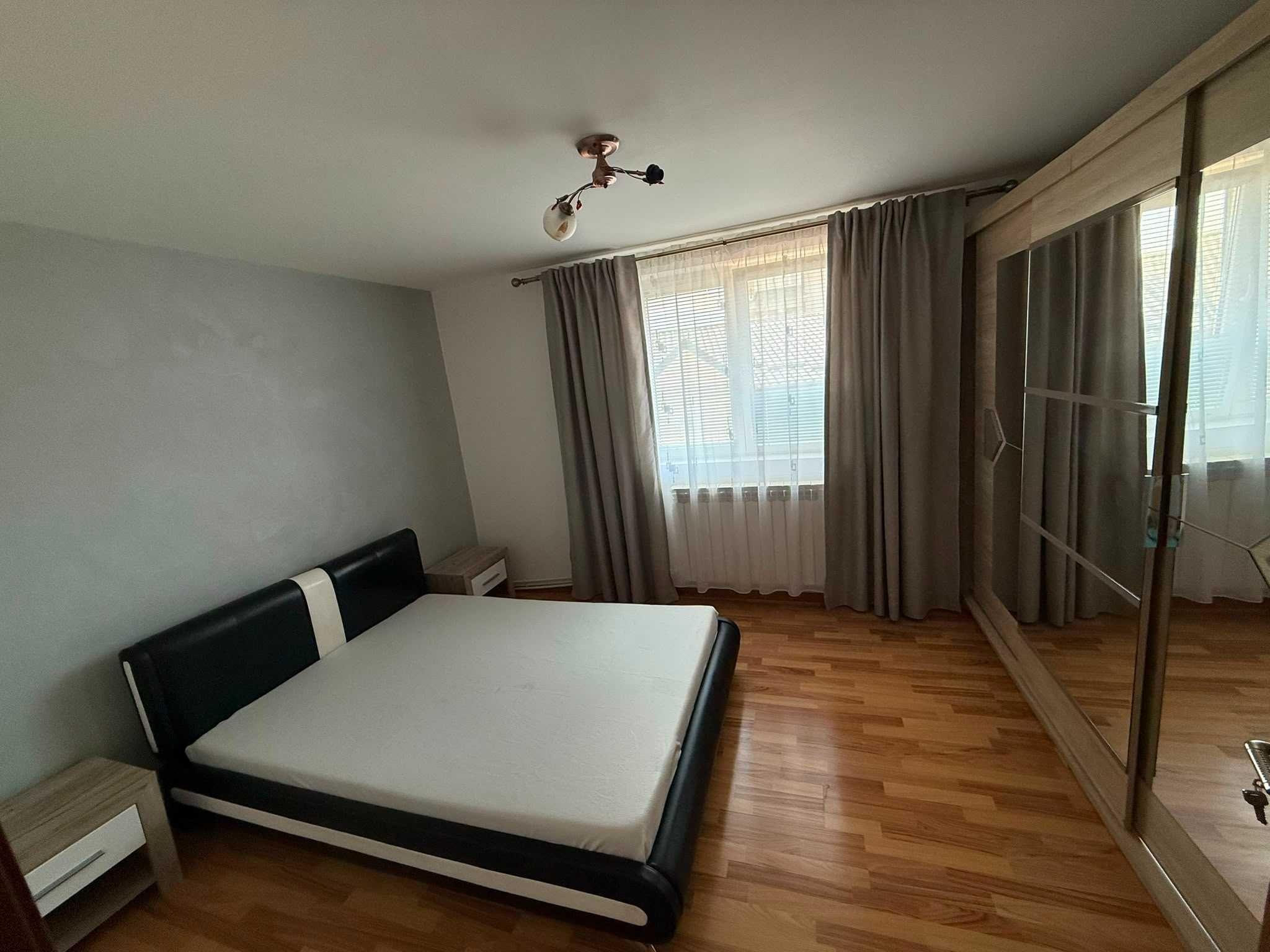 Închiriez apartament - imagine 1