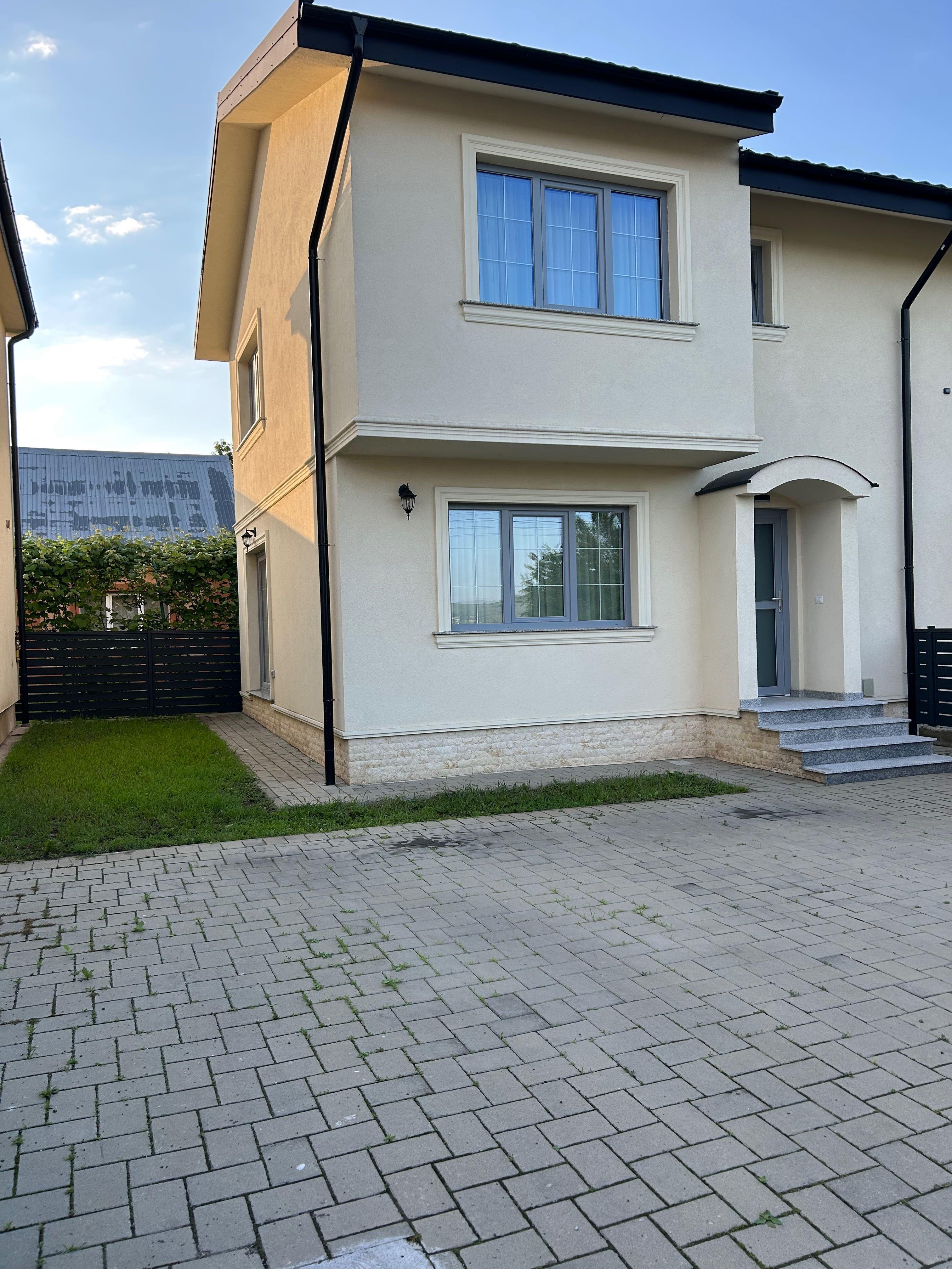 Casă de vânzare