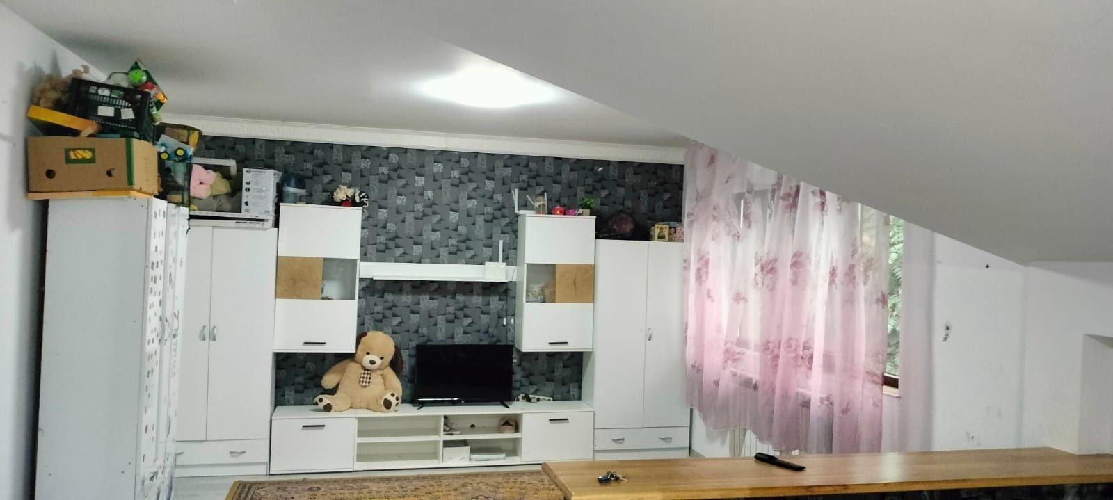 Închiriez garsoniera confort I