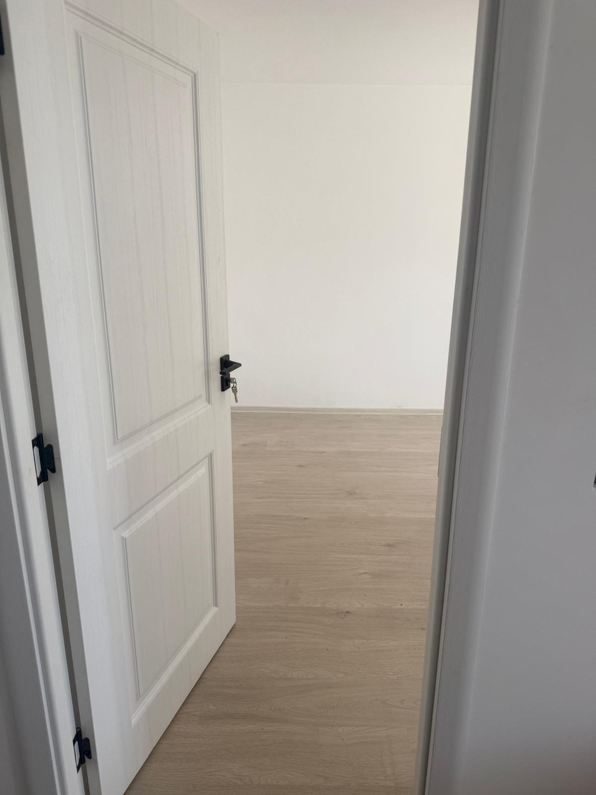 Apartament 2 camere decomandat 54mp etaj1  alimentara 28 - imagine 1