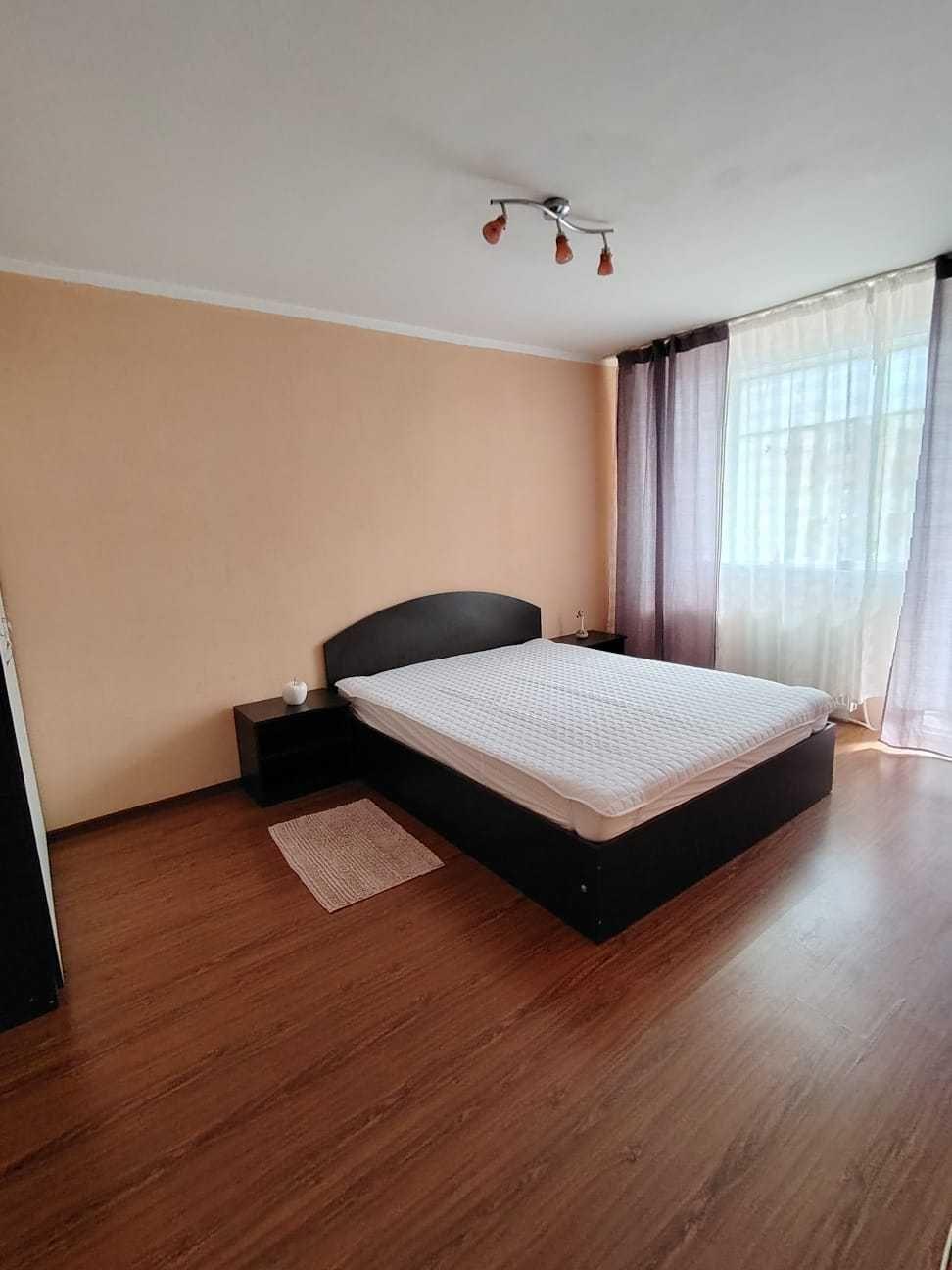 Închiriez ap.3 camere centru ,preț 350 euro - imagine 1