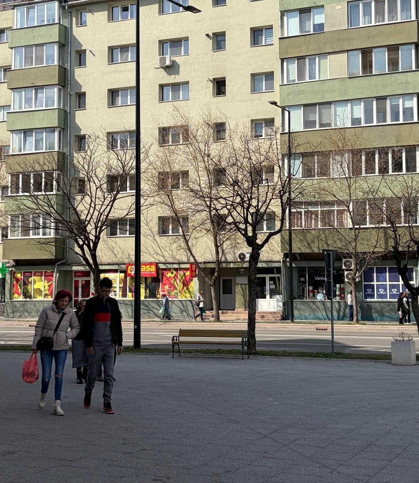 apartament decomandat 3 camere Andrei Muresanu Bistrita