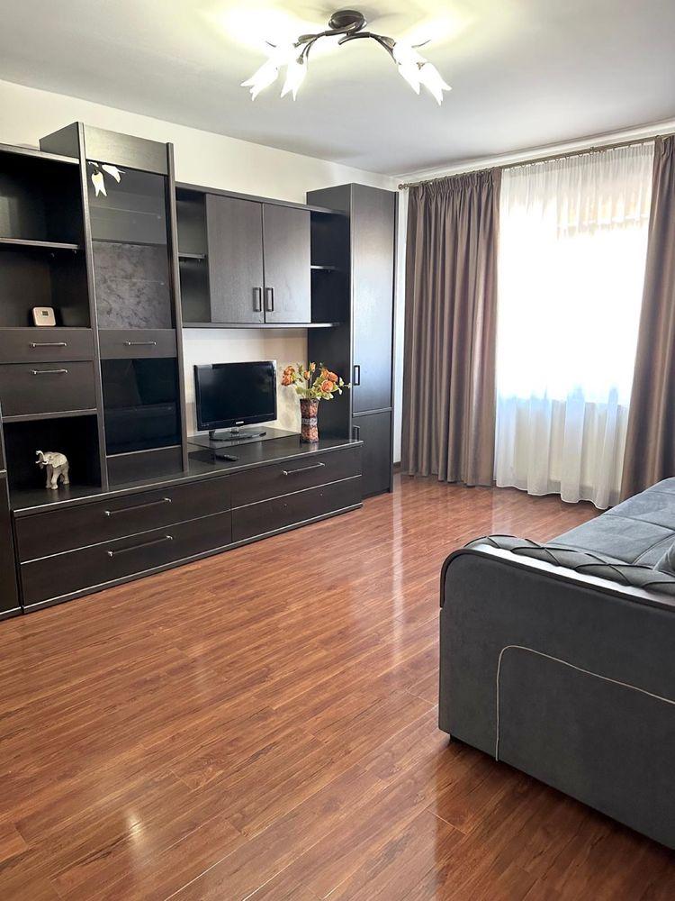 Inchiriez apartament 2 camere, Zona 8 Mai - imagine 1