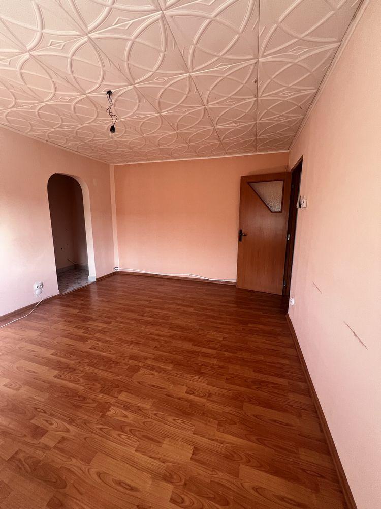 Apartament de vânzare – Micro 6, 50 mp, etaj 4/4