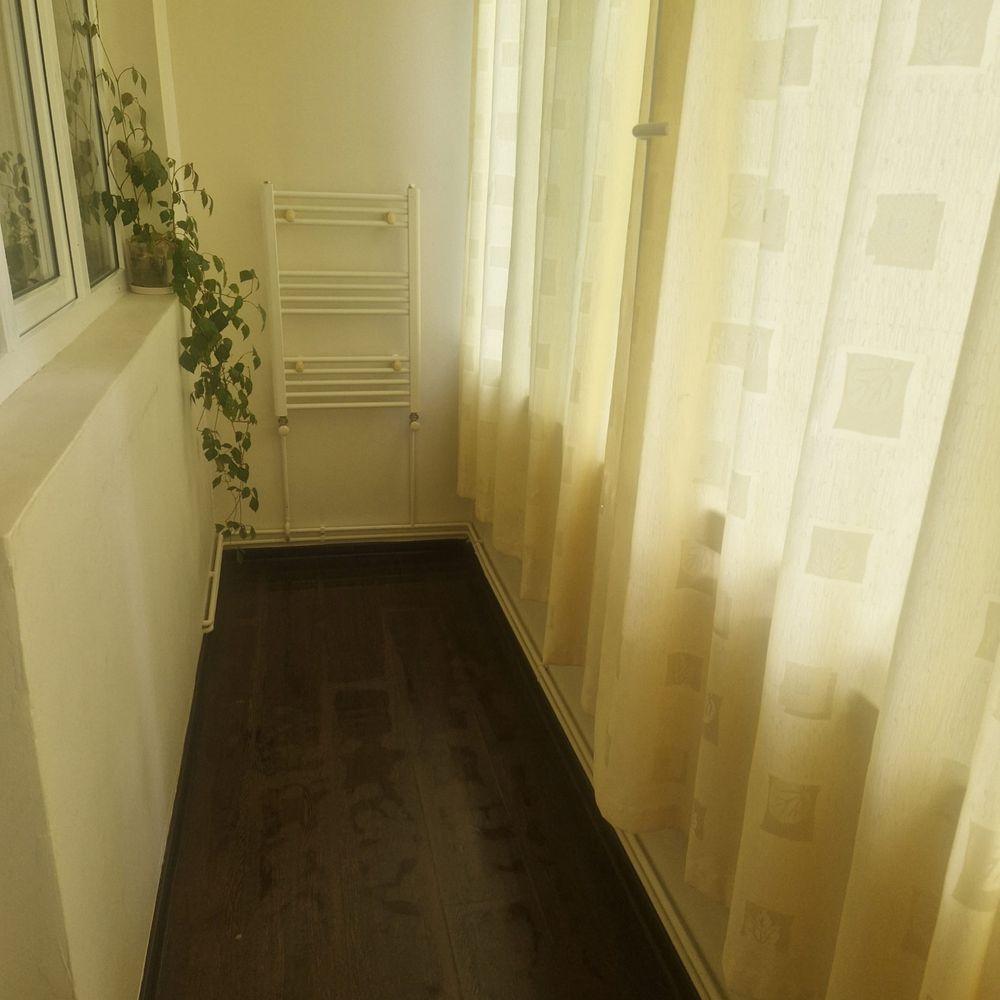 Vand apartament 3 camere. Micro 5 , zona balaban .