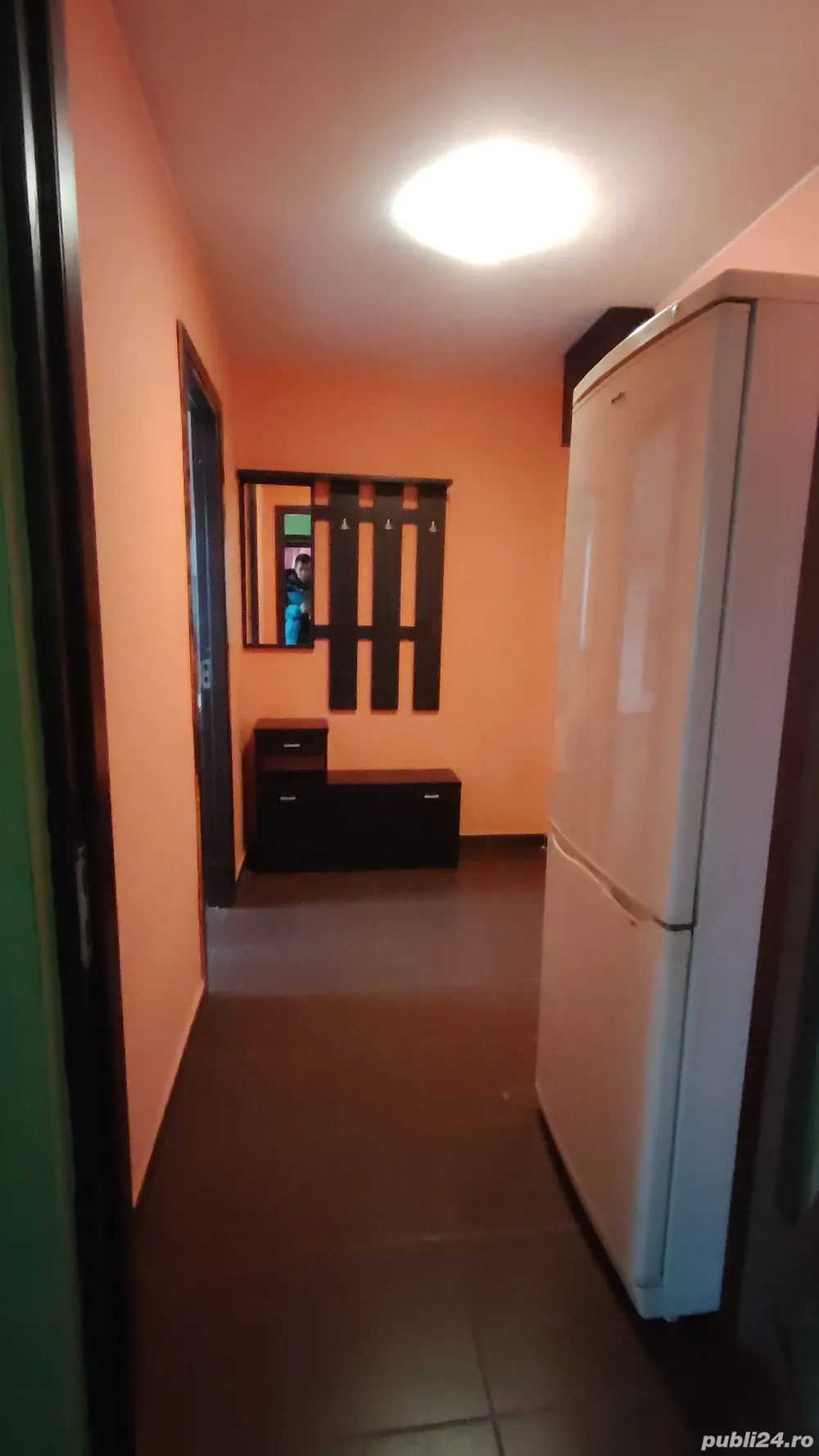 Închiriez apartament cu doua camere în zona Brazda!