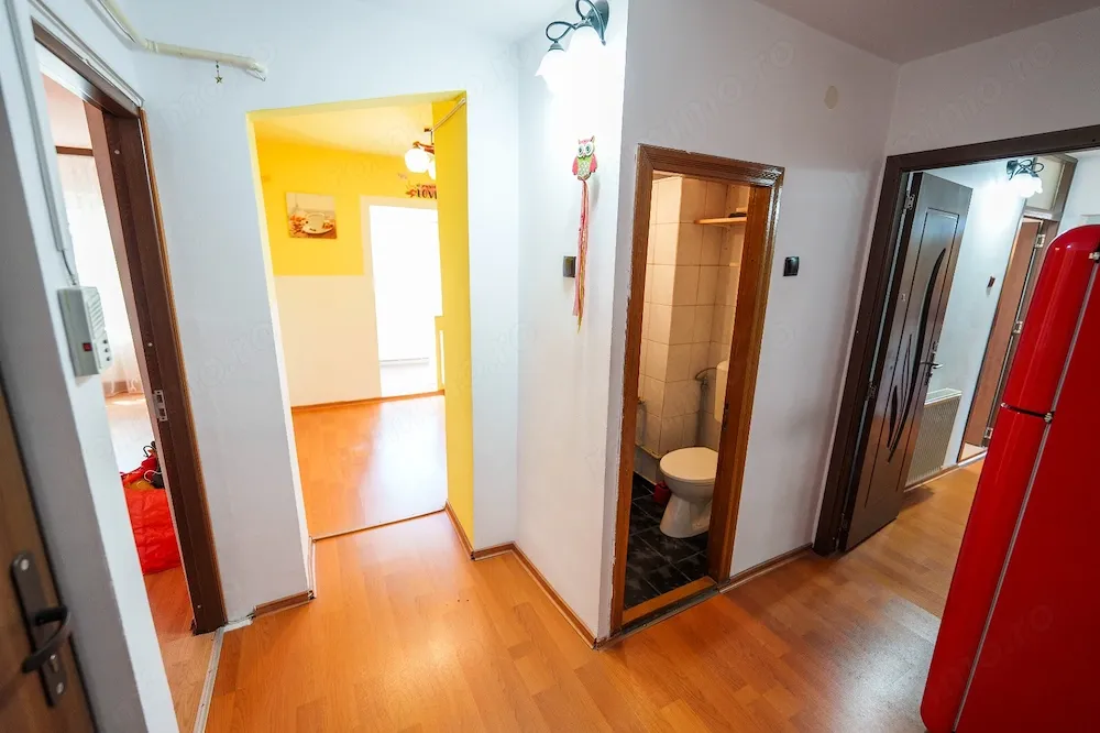 3 camere decomandat, 2 bai, etaj 2 din 4 zona Billa, Maria Tanase