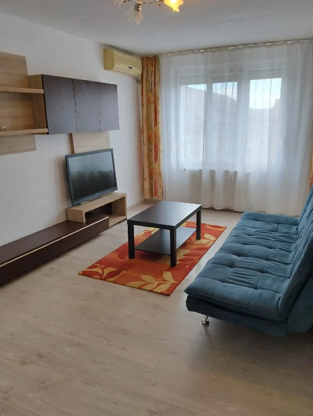 Închiriez ap. 2 camere Rogerius, decomandat