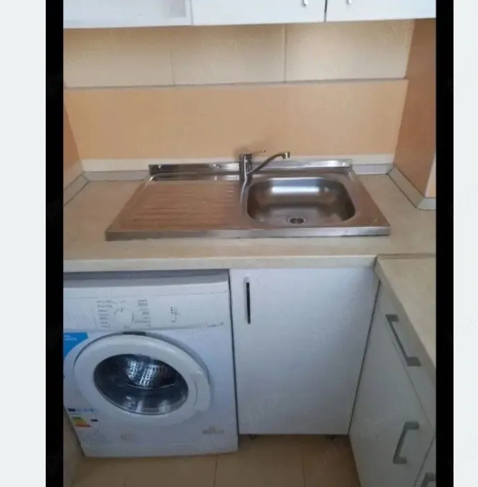 Inchiriez apartament cu 2 camere