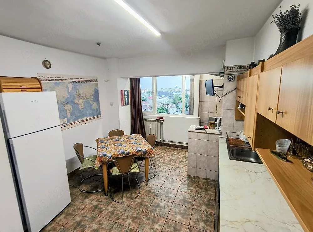 Apartament 4 camere decomandat , an 1981, Stefan cel Mare