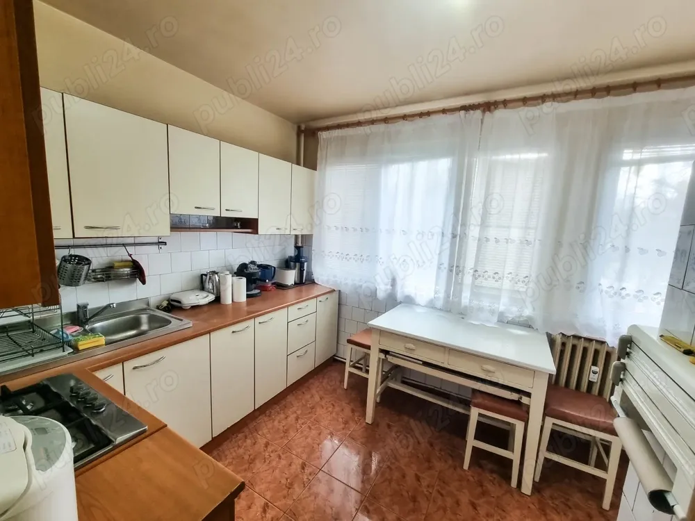 Inchiriez Apartament 3 camere Brancoveanu - Et 2, 70mp, disp imediat