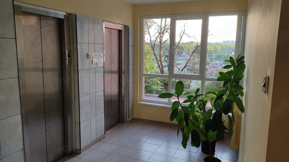 Închiriem pe termen lung garsonieră etaj 2, bloc 9 etaje cu 2 lifturi