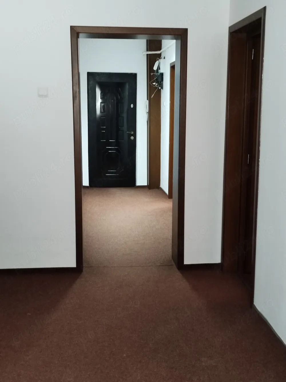 Apartament 3 camere decomandate, zona Center București - imagine 1