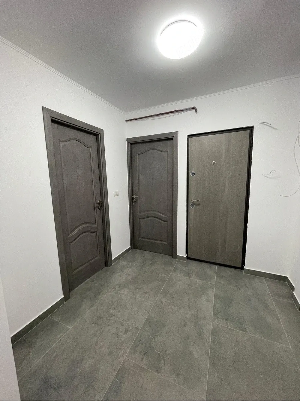 2 camere A20 etaj 2 Langa Scoala nr 10 - imagine 1