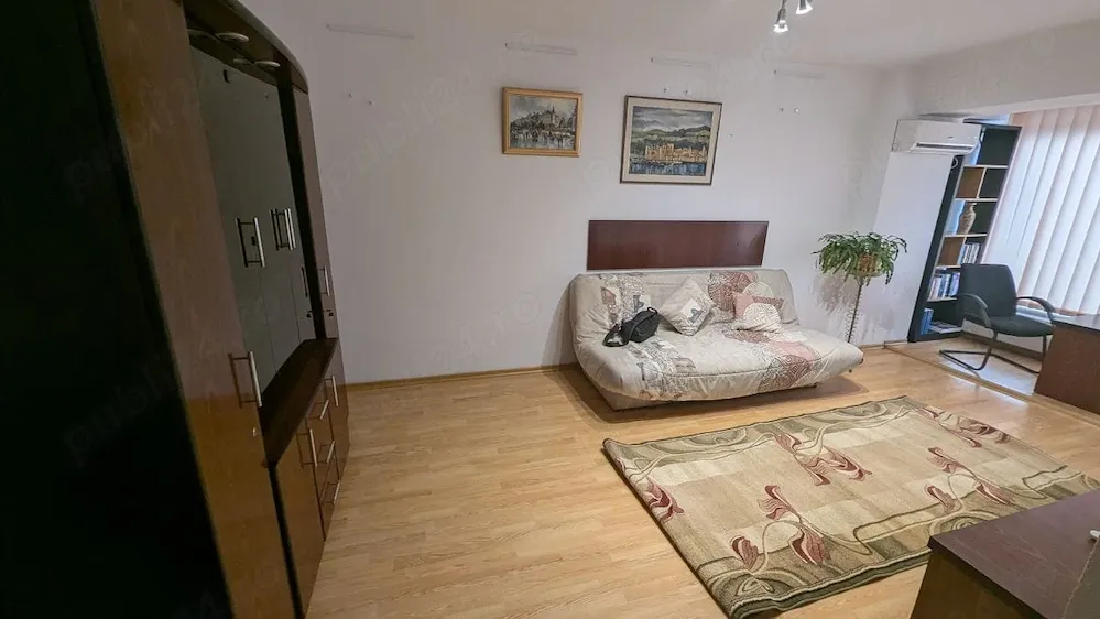 Apartament de închiriat 3 camere Mazepa stradal