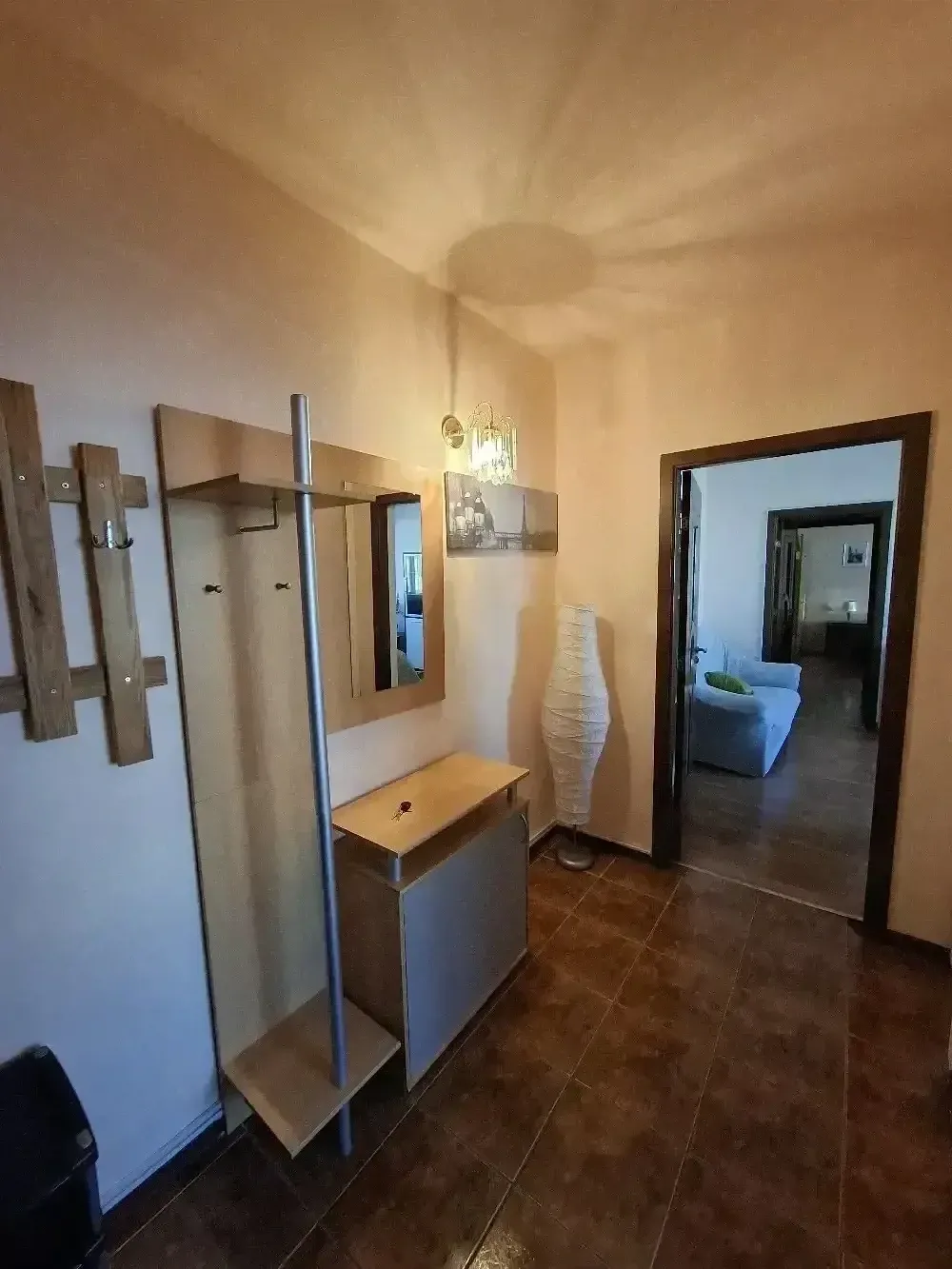 Se oferă spre inchiriere