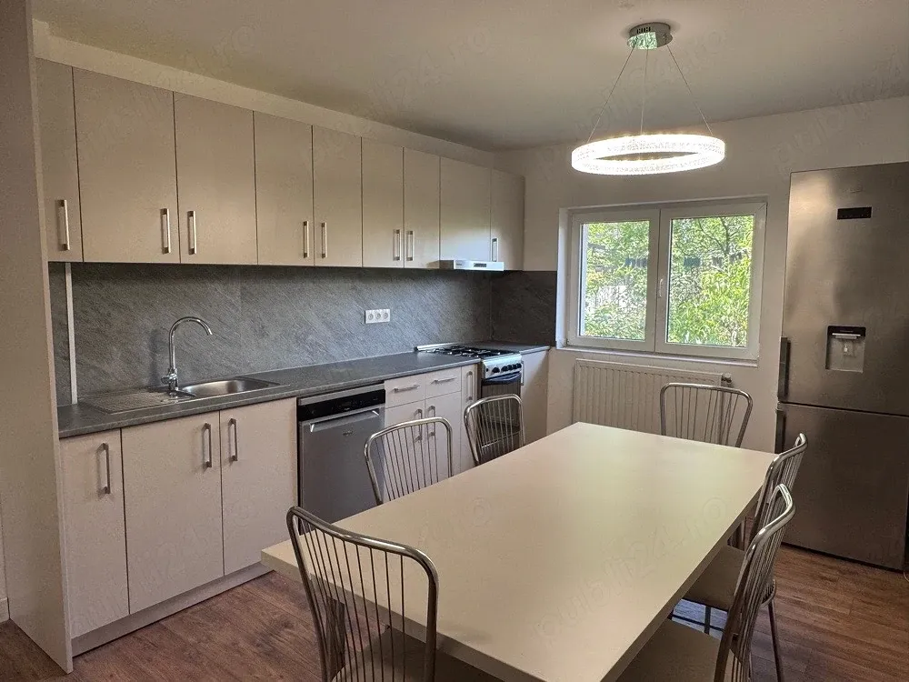 Inchiriere apartament 3 camere M17 Satu Mare