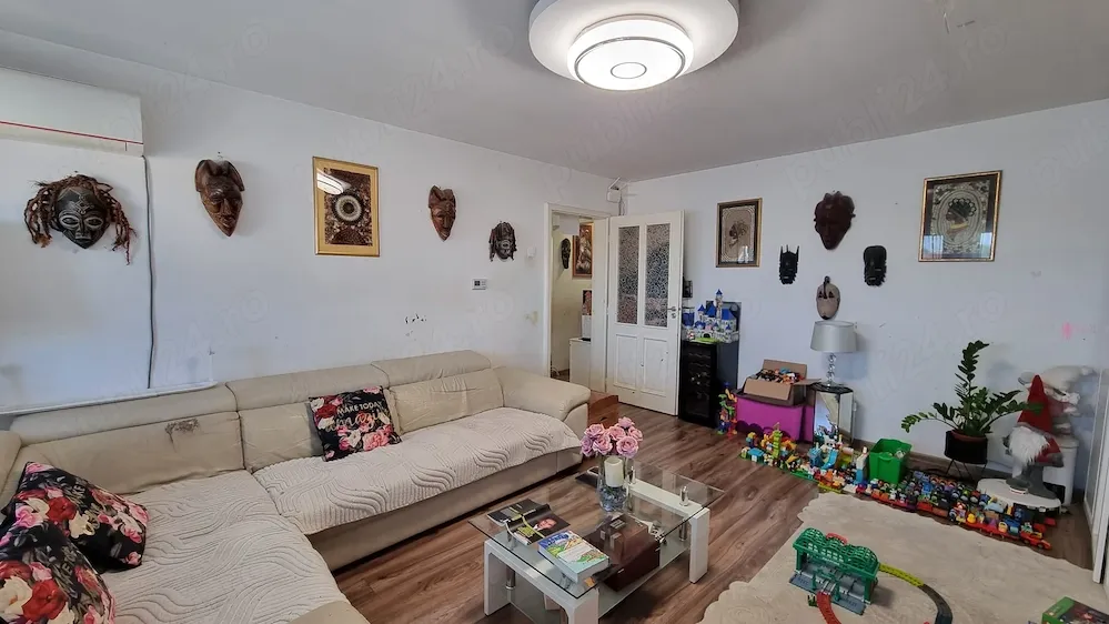 Ocazia Verii ! Apartament 3 camere modernizat și parțial mobilat vis-a-vis de Kaufland Corvinilor !!