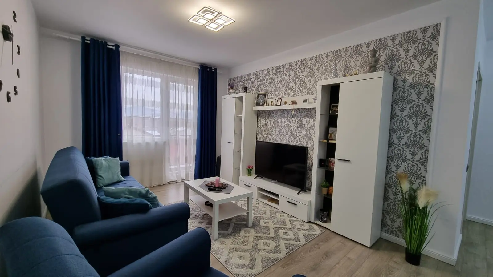 Inchiriere apartament 2 camere, zona Terra, Floresti!