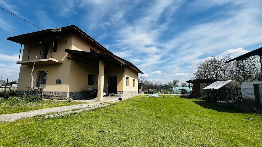 Casa P+1 cu 3576 m teren, TG-Jiu, Str Jiete, centrala termica, termopane, beci, fantana in curte - imagine 1