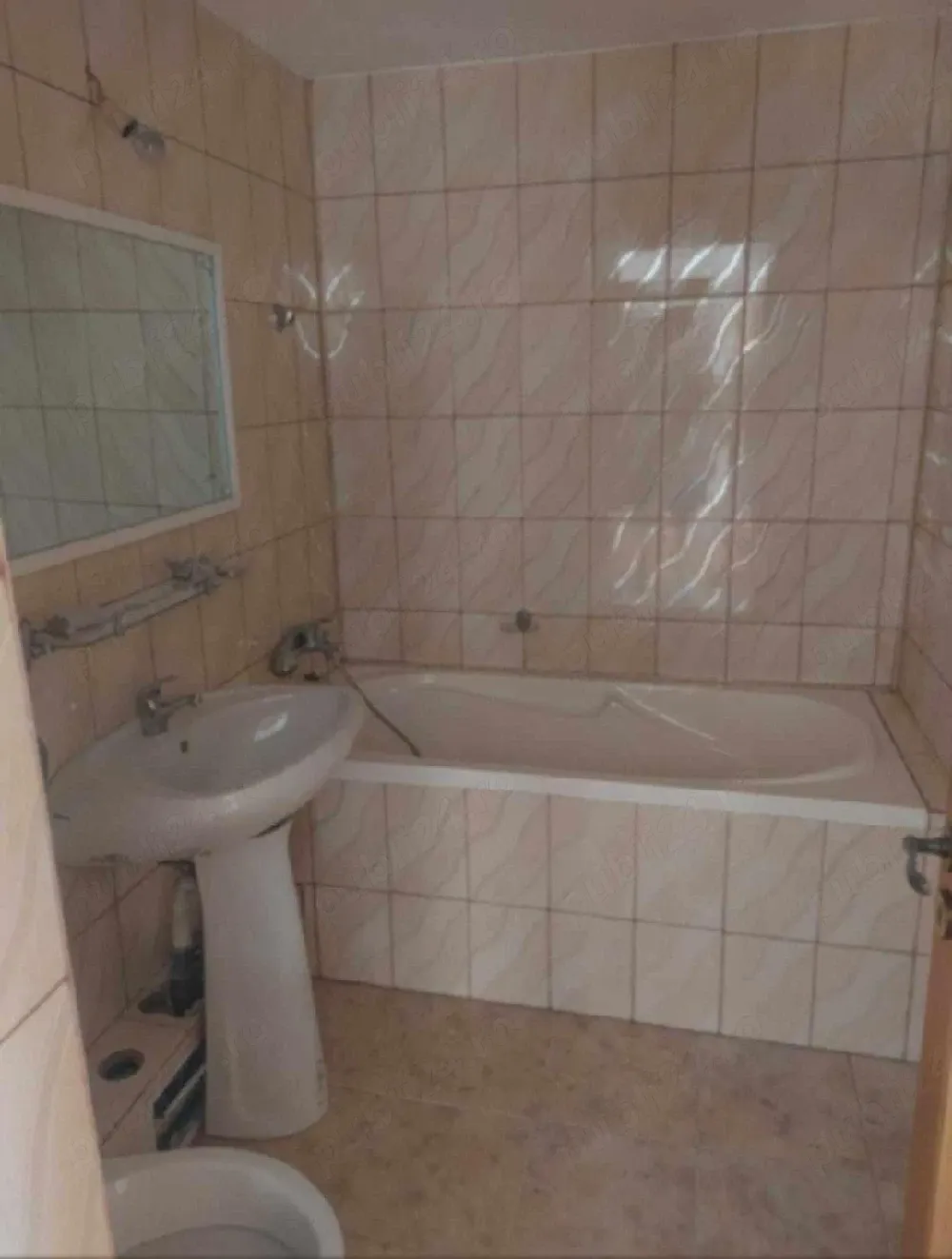 Vand apartament micro 12 Targoviste - imagine 1