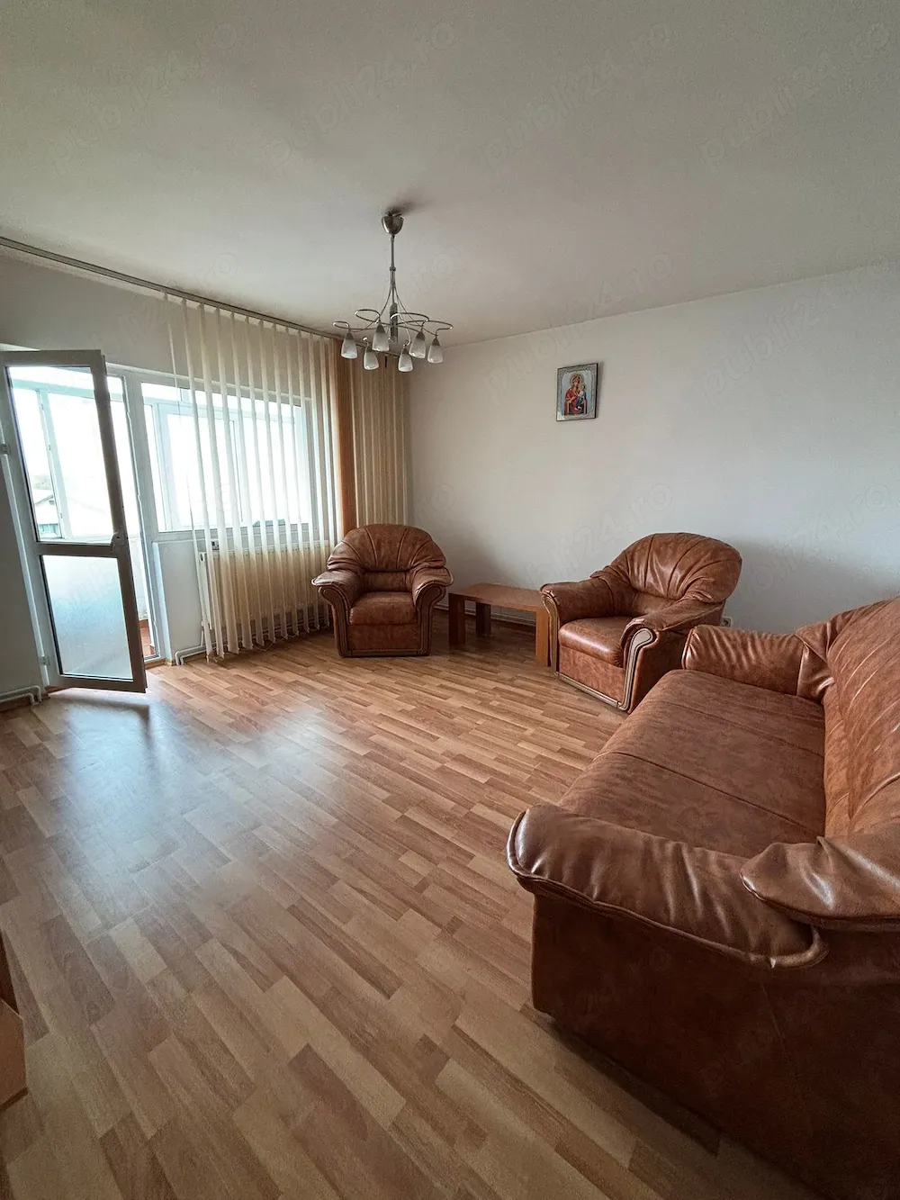 Apartament 4 camere decomandat Târgoviște Micro 4 - imagine 1