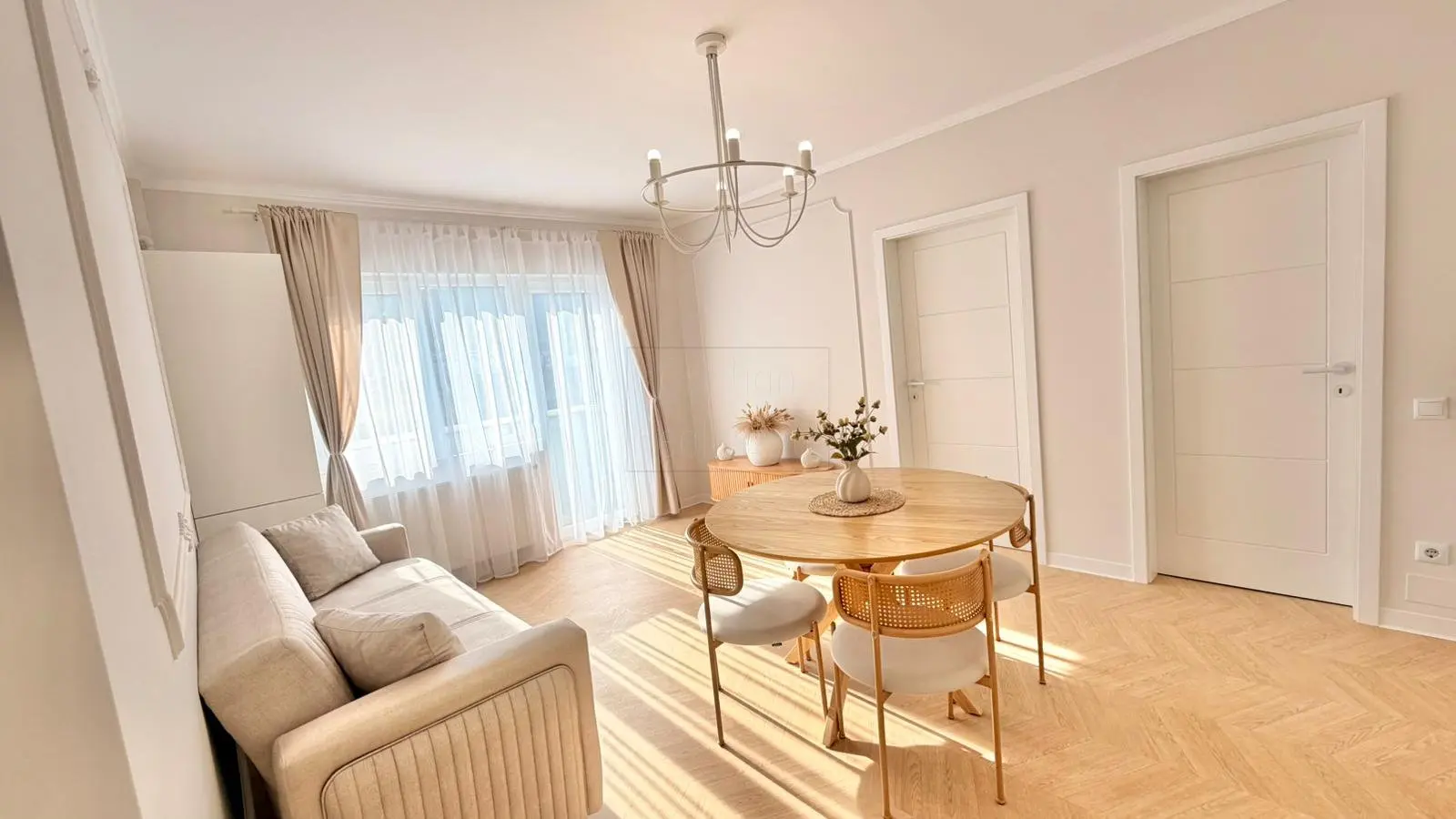 Inchiriere apartament 3 camere, zona Terra, Floresti!