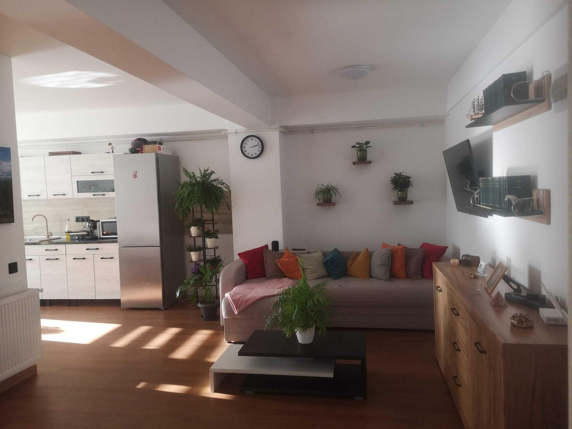 Vand Apartament 3 camere + 2 locuri de parcare subterana