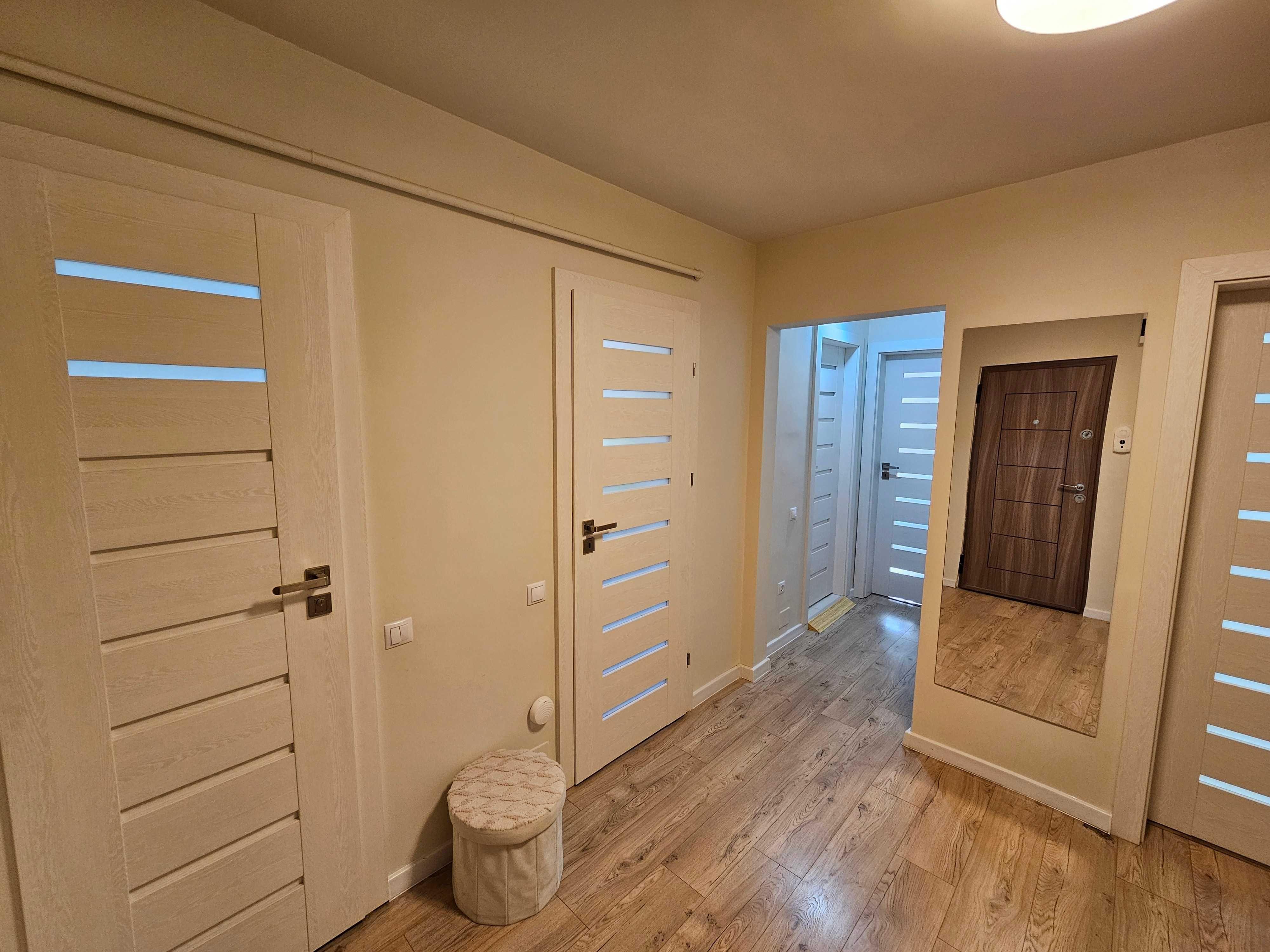 Apartament modern 4 camere decomandat - 82mp